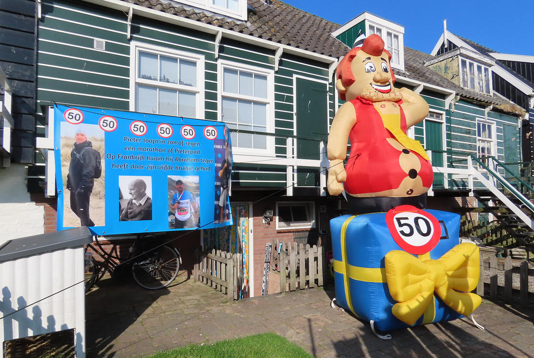 Gespot op Marken: 'Frankrijk' is een 'Abraham' rijker