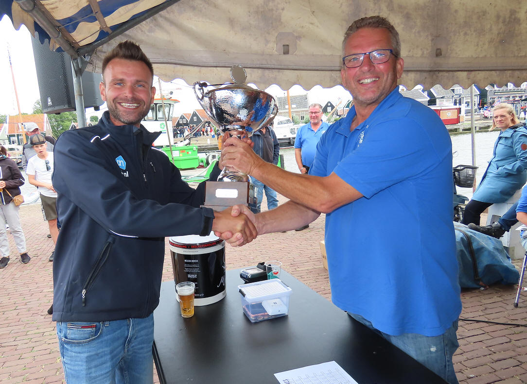 Winnaar Palingrookwedstrijd Marker Havenfeesten