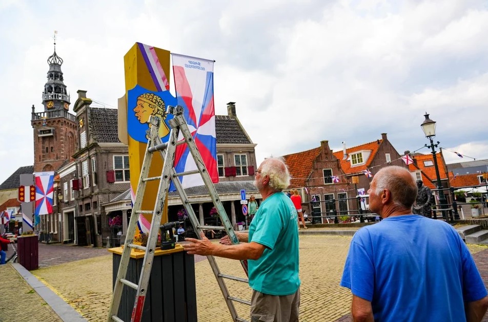 Trotse Markers winnen de ’Slag om de Morenkop’ in oud Monnickendam