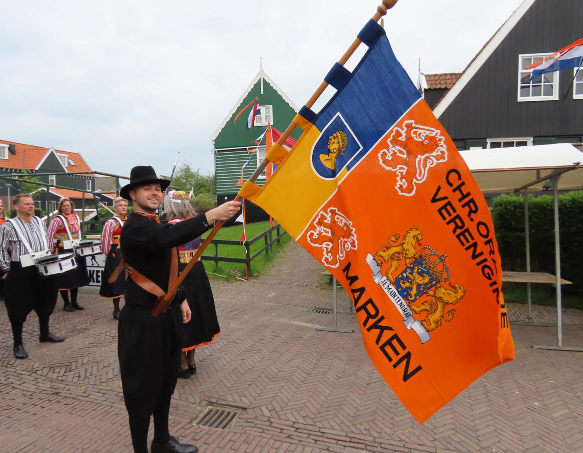 Jan Veerman vaandeldrager op Koningsdag 2024