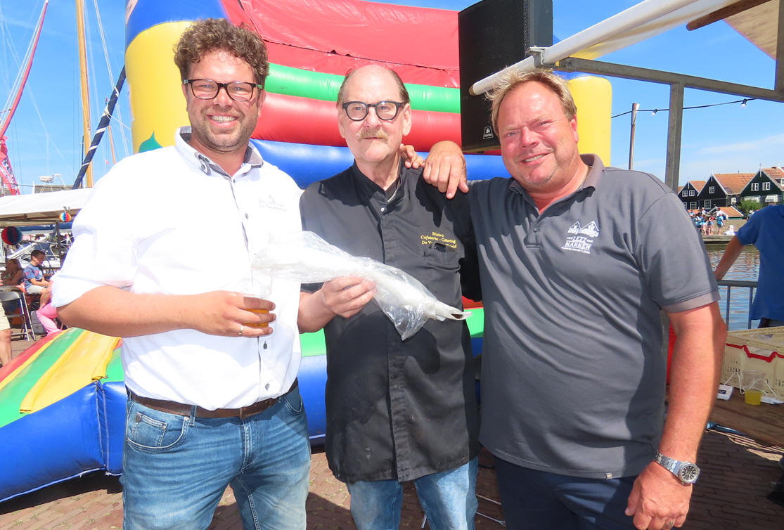 Marker horeca ondernemers kopen eerste paling voor € 400