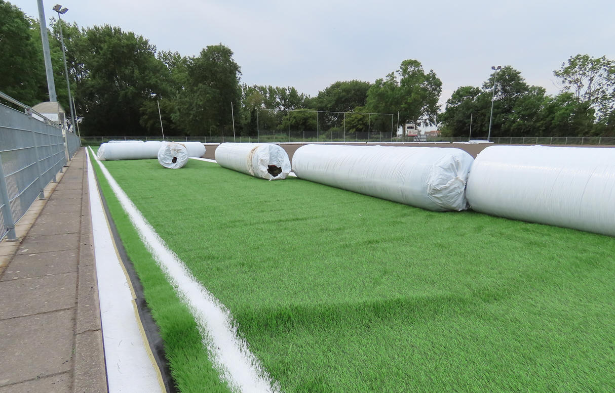 Kunstgras rollen liggen klaar voor gebruik