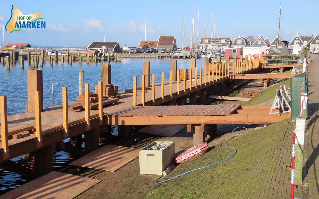 Foto update werkzaamheden steigers in Marker haven